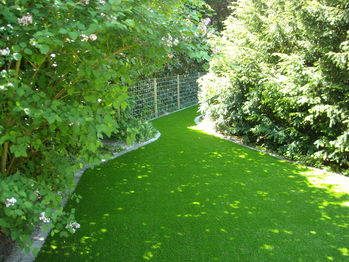 Kunstgras in de tuin in Apeldoorn